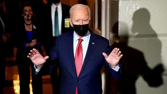 thehill's tweet photo. NEW: Biden's soft-touch with Manchin, Sinema frustrates Democrats https://t.co/Iojsr3ldS3 https://t.co/xhOSwH9OIq