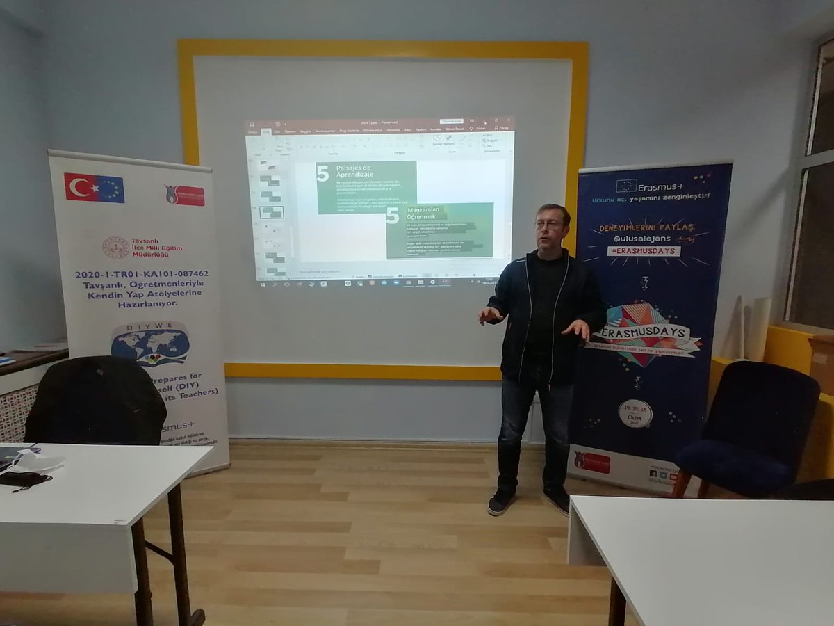 Diywe_Project's tweet photo. Tavşanlı İlçe Milli Eğitim Müdürlüğü tarafından yürütülen "Tavşanlı, Öğretmenleriyle Kendin Yap Atölyelerine Hazırlanıyor!" projemizin #ErasmusDays etkinlikleri kapsamında Deneyim Değişimi ve Uzman Söyleşisi faaliyetleri dün gerçekleşti. https://t.co/CJJz69Iazl