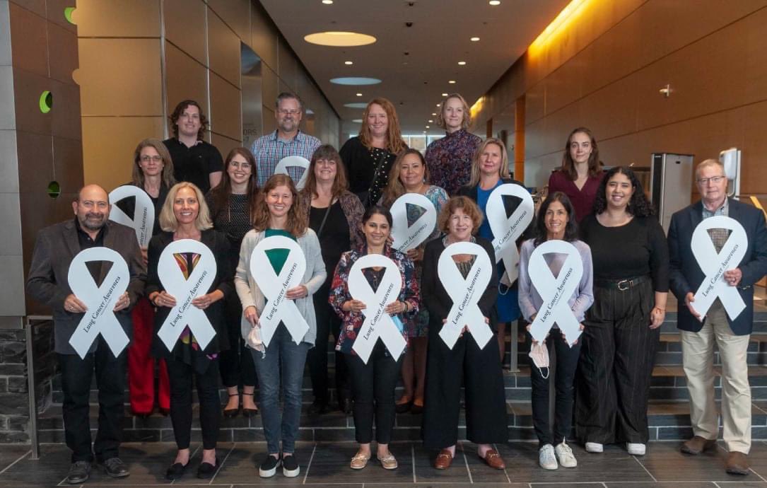 TheWRP4LC's tweet photo. Liz Dagrossa and her family accepted the challenge to build ribbons and gift them to @sloan_kettering The Dagrossa family is asking their cancer center, "What are you doing for Lung Cancer Awareness Month” #TheWhiteRibbonProject @ipreeshagul @jillfeldman4 #community https://t.co/ewkjmGbixC