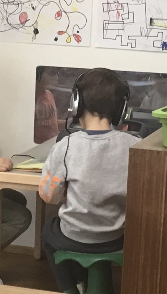 CisPreK's tweet photo. In Pre-k B @CISDK The children strengthen and develop their literacy skills listening to stories from a CD. They listen carefully so they know when to turn the page and  
using the felt boards, they retell the story and make up their own #literacythroughplay https://t.co/PKiMoD0Dg7