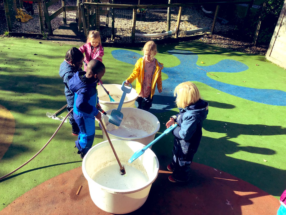 BSNJSV's tweet photo. Today, we put our newly found sweeping skills to good use by scrubbing containers and having a lot of fun with the garden hose! #JSVFS1 #JSVF1 https://t.co/Y4rMuWBbDZ