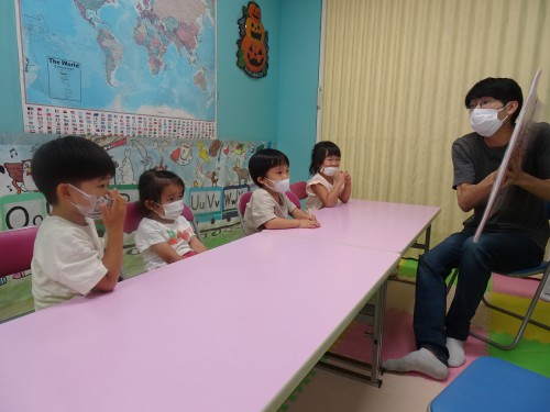 Apple Tree Kids Gard 中原区武蔵小杉子供英会話 ロミオとジュリエット いつも楽しい英会話レッスンのapple Tree Kids Garden 中原区武蔵小杉子供英会話 スクールです T Co 2m0wallrdu T Co Koourhklcw Twitter