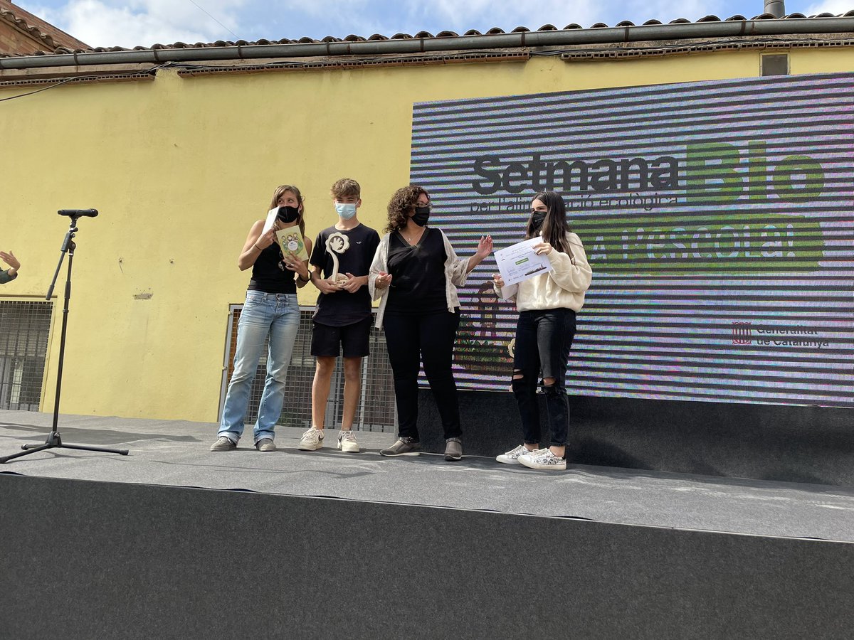 Elisendagc's tweet photo. Quins projectes més xulos dels #premiescola de la #setmanabio: “posem-nos les botes”_escola Finestres de Mieres, “arrela’t”_institut arquitecte Manuel Raspall de Cardedeu, “Hort”_Escola terra nostra, d’Olost @AlimentacioEco @agriculturacat https://t.co/oiNT3kx1zL