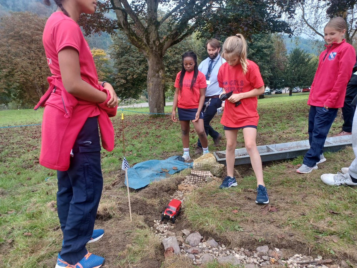 MonktonBath's tweet photo. There was some seriously good driving from the @MonktonPrep girls as they took on the racing car challenge as part of the @GirlsOnTrackUK event. #MonktonStem #MonktonPartnerships #MonktonThinksDifferently https://t.co/PZeqswTA5M