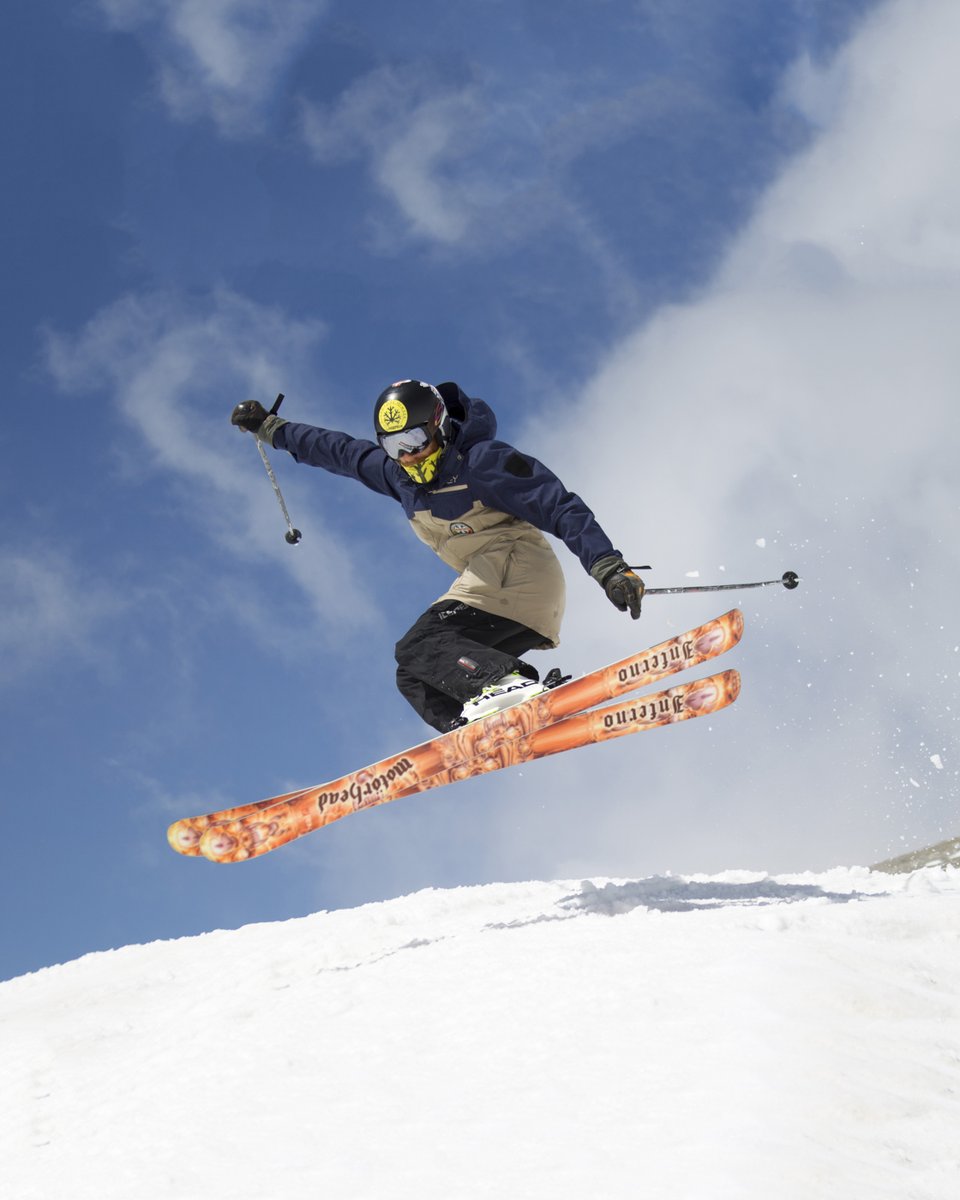 Play time! Are you more of a classical skier or do you like to live life on the edge?

📸 Gran Sasso