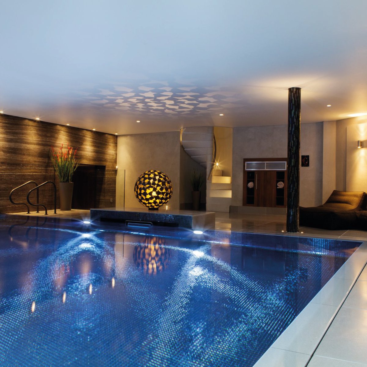 HabitechLimited's tweet photo. 'Lighting your mood!' Lighting Control is not just illumination. With @Lutron_EU Homeworks you have a control system that knits all your lighting circuits and blinds into 'scenes', and intuitive, beautiful keypads make accessing your scenes simple. https://t.co/A9sNNo93zm