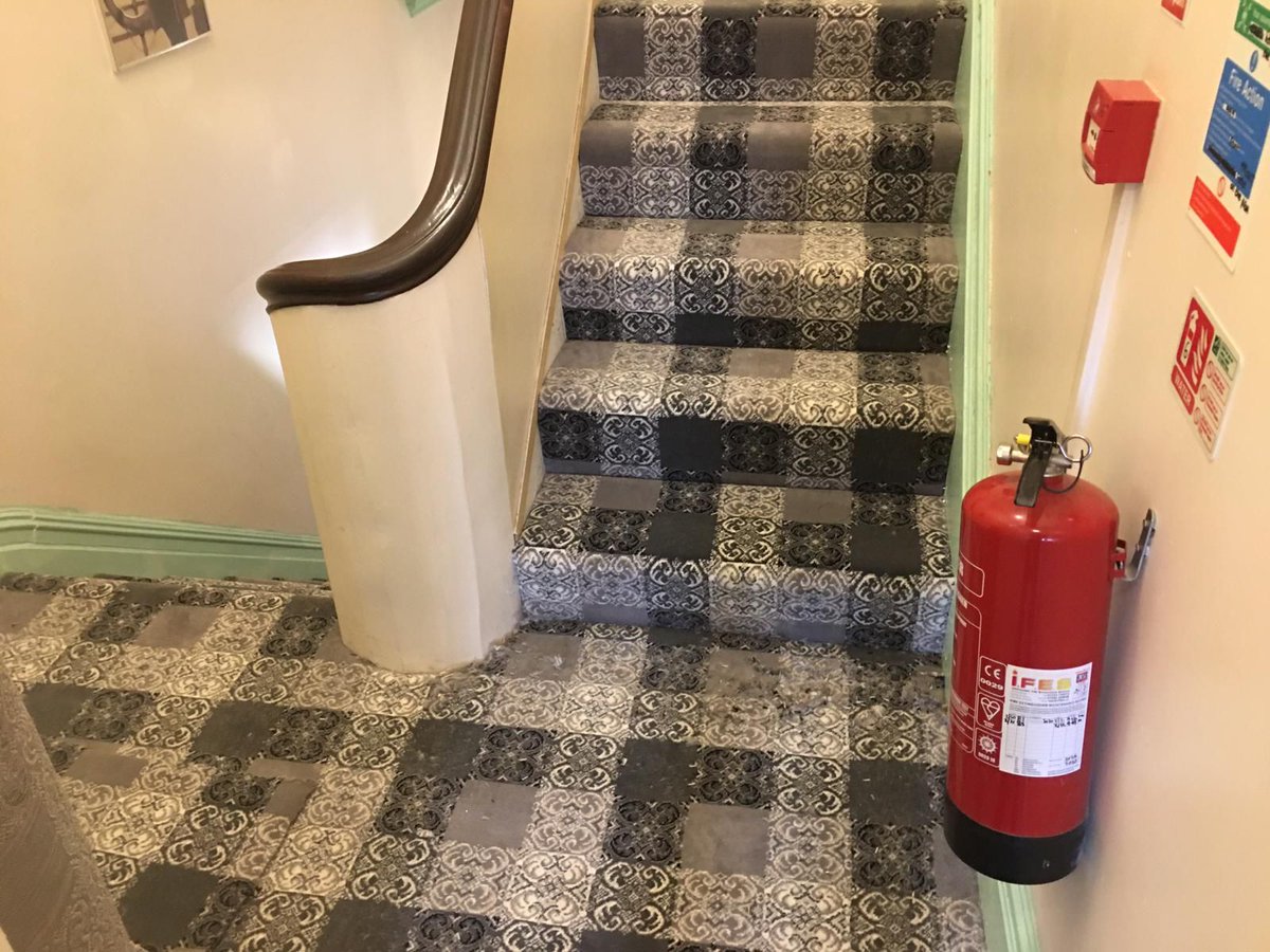 😍More stairway LOVE this morning! 😍
Would you like an updated stairway? either carpet/hard flooring?
GET IN TOUCH FOR A QUOTE TODAY! 
#expertise #experience #carpets #carpetfitting #freemeasuring #carpetsale #carpetshop #shoplocal #supportlocal #buythebest #interiors #newrooms