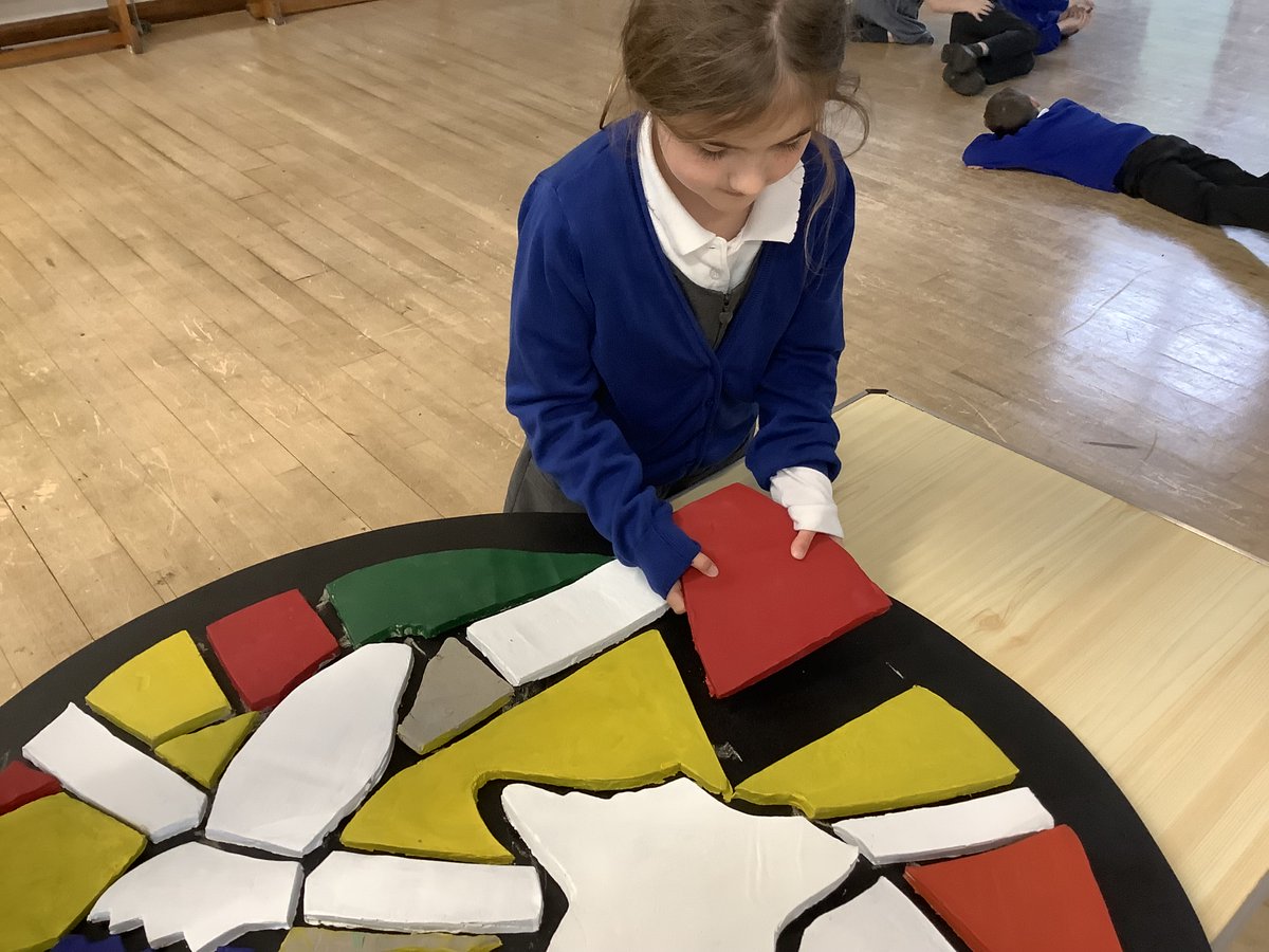 saintmarysnm's tweet photo. The lovely Mrs Wass and the children of Wrap around club have been very busy creating a new art piece for the past few weeks! Using clay and paint they have made the Saint Ralph Sherwin symbol and it looks absolutely fantastic! Well done everyone! #Stmarysfamily 💙 https://t.co/gcfCspQlJO
