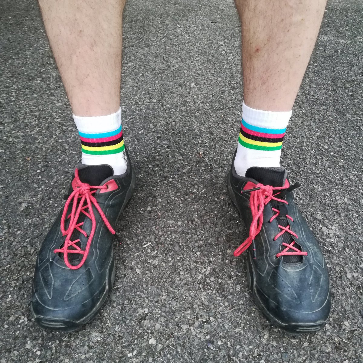 Clearly a fraud. 
Not worthy to wear the rainbow colours on the bike 🌈🚴😂

#RainbowJersey #UCI <a href="/UCI_cycling/">UCI</a> #FullKitWanker