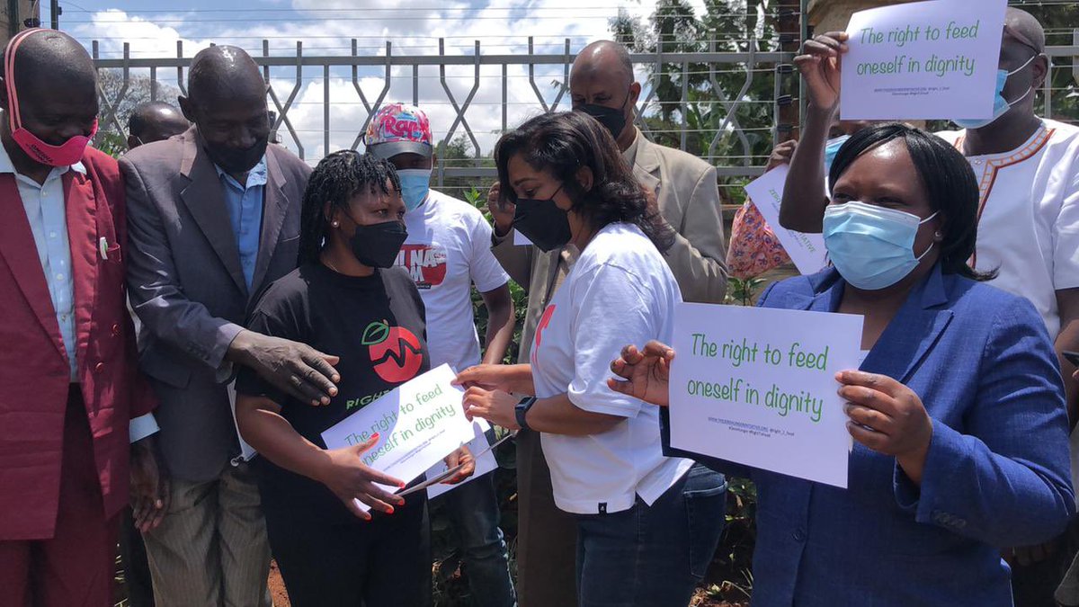 Liz_Kimani's tweet photo. We launch our @aphrc @right_2_food #ZeroHunger Initiative with Hon. @EstherPassaris who promised to be  Ambassador for the Initiative. 

We’ll promote #RightToFood - Freedom from hunger &amp; right to adequate food. 

We demonstrate #EdibleLandscaping  to make cities fruity &amp; nutty. https://t.co/sEeJRzTI7T