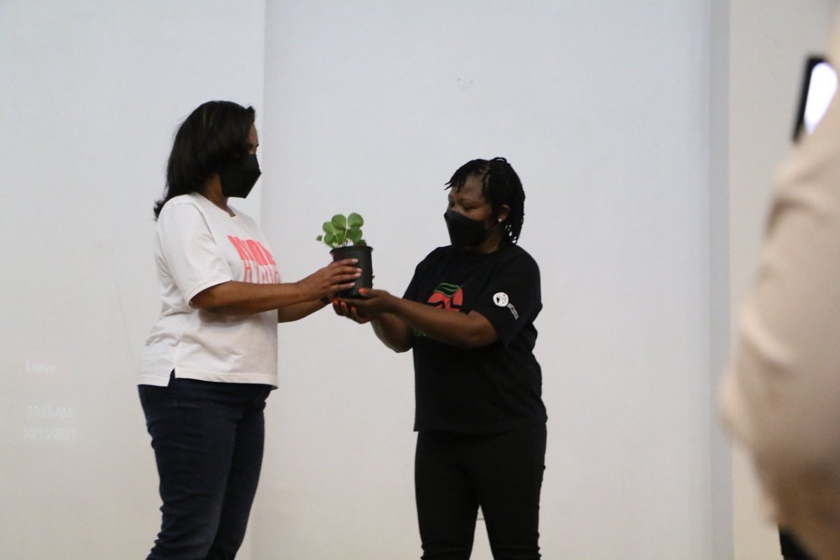 Liz_Kimani's tweet photo. We launch our @aphrc @right_2_food #ZeroHunger Initiative with Hon. @EstherPassaris who promised to be  Ambassador for the Initiative. 

We’ll promote #RightToFood - Freedom from hunger &amp; right to adequate food. 

We demonstrate #EdibleLandscaping  to make cities fruity &amp; nutty. https://t.co/sEeJRzTI7T