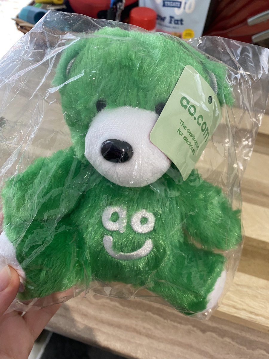 SamiBarten's tweet photo. Thank you to @ao who’s lovely delivery drivers took my old washing machine away and brought my lovely new one in today with ease 🙌🏻 Aaron even gave me a teddy bear for my little girls 💗💗👶🏻👶🏻 #winning https://t.co/FQ1EYrAHpx