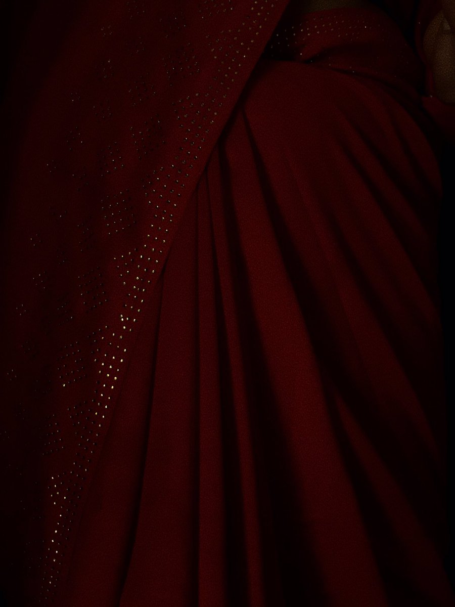 DizzanaC's tweet photo. This Dashain I woke up with an urge to make a photographic montage of what Dashain, besides Tika , Jamara, Good Food, Ghar, Mamaghar, and Taas reminds me of - It’s the Nepali women’s minimal detailed oriented efforts ❣️

Doing this more often ❤️
#ColorAesthetic https://t.co/bBydsqxlUq