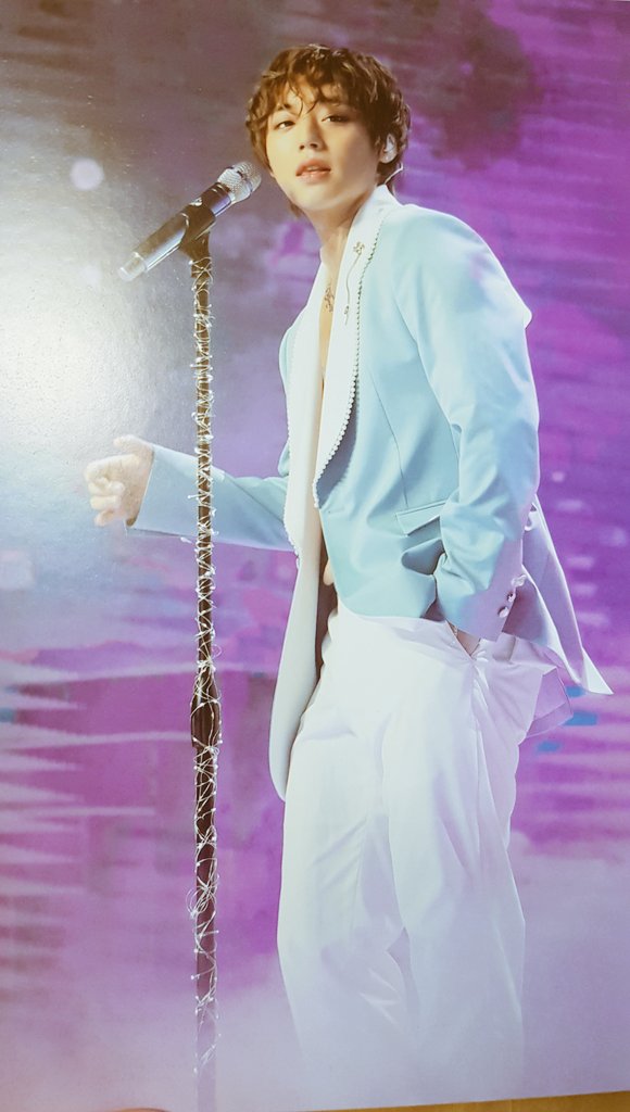 JH_theGenius's tweet image. 세상에나 
#YourCollection Behind Postcard Book왔어!!
#박지훈 사진 예술..매일이 리즈지만 아번 온콘은 사진 한장한장이 마스터피스네 #Parkjihoon 언제나 화양연화...지지않는 꽃🌹같다