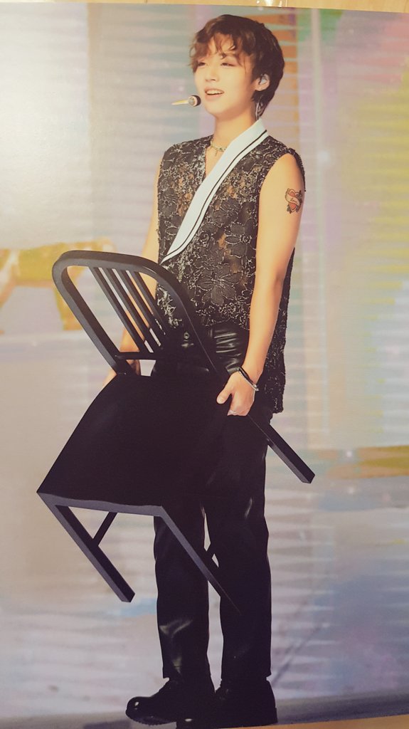 JH_theGenius's tweet image. 세상에나 
#YourCollection Behind Postcard Book왔어!!
#박지훈 사진 예술..매일이 리즈지만 아번 온콘은 사진 한장한장이 마스터피스네 #Parkjihoon 언제나 화양연화...지지않는 꽃🌹같다