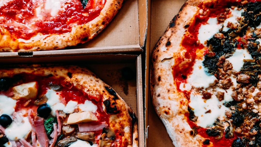 Whether it's a classic Neapolitan pizza, New York-style pizza, or that impossibly massive pizza-lookalike from Chicago (pizza pie we call it 😝), we absolutely love making our mouths messy with all types 🤤🍕

#nodishrespect #pizza #pizzaaddict #comfortfood