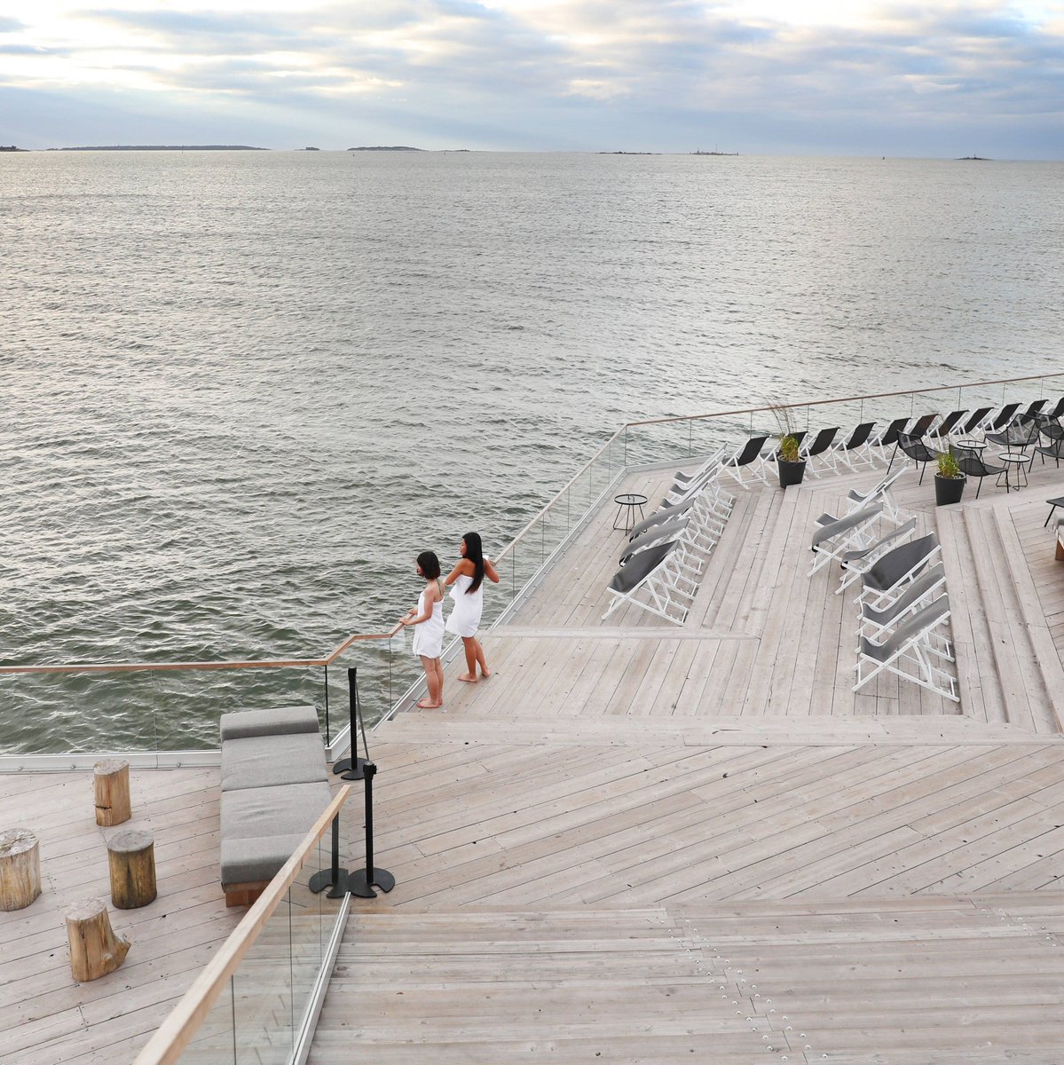 OurFinland's tweet photo. From old log saunas to urban oases, bathing house architecture in Finland is varied. However, the main elements are the same: relaxing warmth followed by a cool shower or a dip. Pictured here is the Löyly sauna in Helsinki.
Photo by Harri Tarvainen
#VisitFinland #OurFinland https://t.co/08X0DYWoT0
