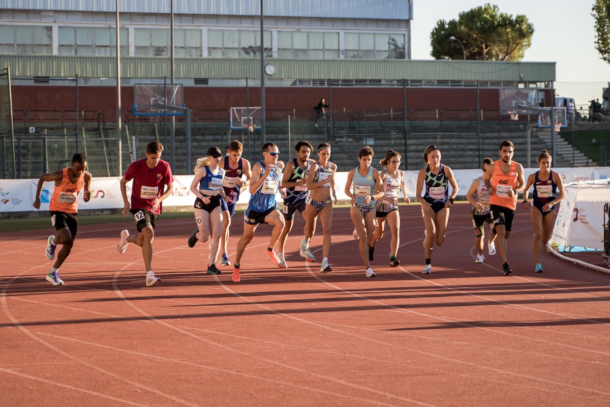 F_Sanitas's tweet photo. Así es como disfrutamos del Atletismo en los #JuegosInclusivos con las pruebas de salto de longitud, Lanzamiento de peso, 100m, 1500m y 4x100 @atletismoRFEA https://t.co/b1tD0WtwUV