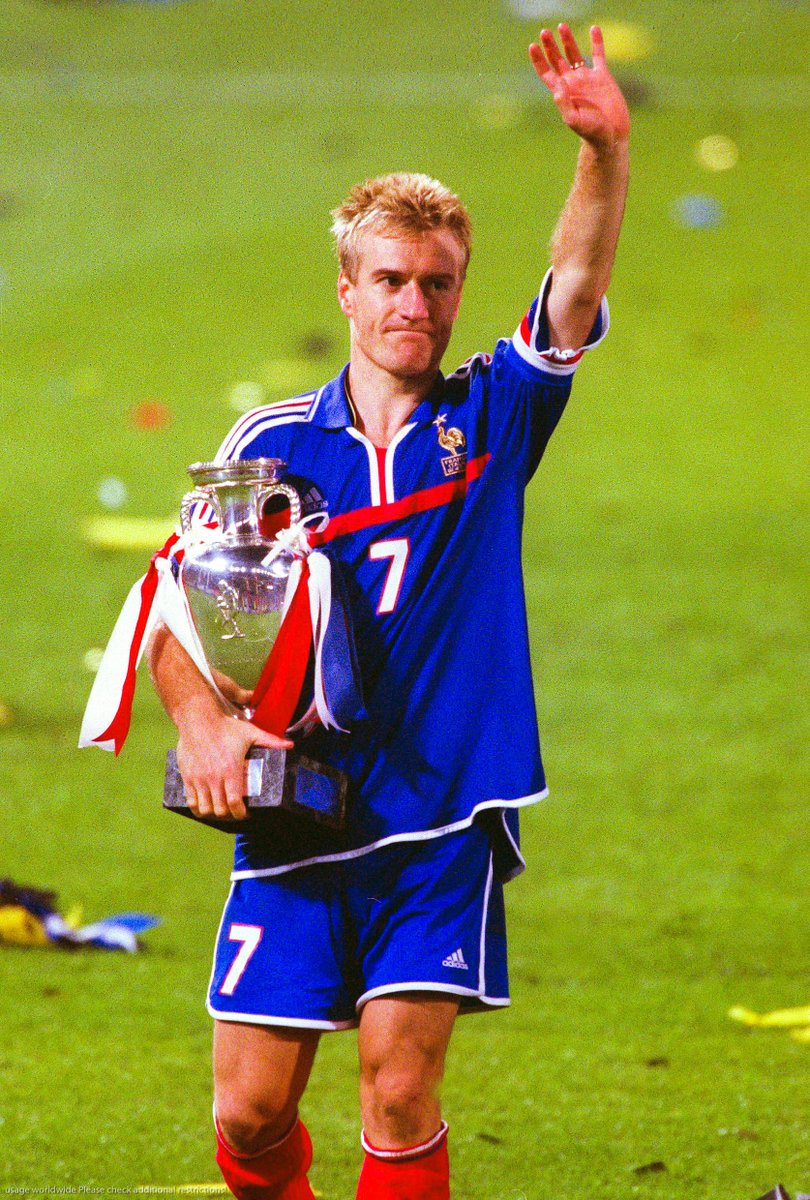 RMCsport's tweet photo. 🇫🇷🎂 Joyeux anniversaire à l'homme qui a terminé le jeu du football français, 5⃣3⃣ ans pour lui aujourd'hui ! https://t.co/XzDEoDWvgm