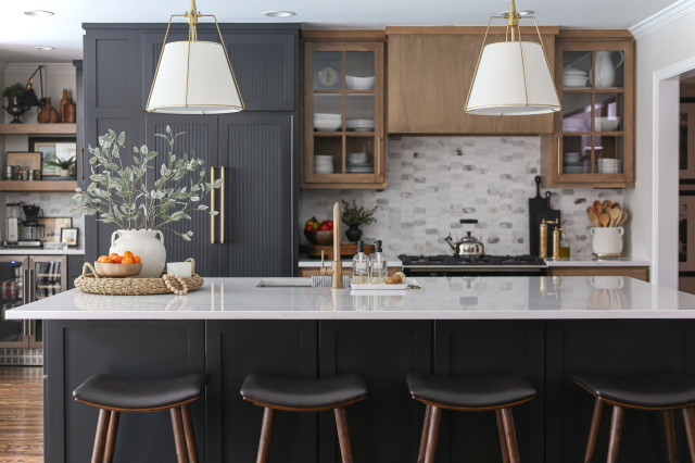 ThePropertyBoy's tweet photo. Kitchen of the Week: Wood and Black Cabinets and Better Flow (10 photos) https://t.co/N8p55gR1MR #PropertyIdeas #RG27 https://t.co/lWOTn46aWd