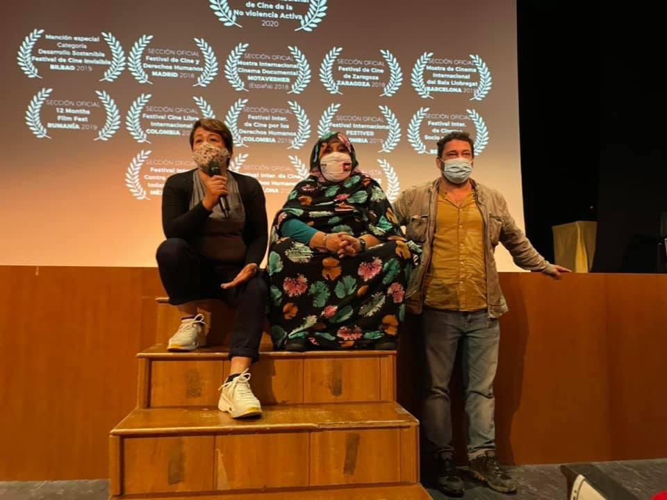 fonsvalencia's tweet photo. 🤝#ValènciaPerLaPau
🎞Projecció del documental “Els Fils del Tauler” @C_Miradas a Picassent i posterior 💬fòrum sobre les causes i conseqüències dels conflictes bèl•ics amb:
👤Josep Gayà, director documental
👤Claudia Garcia, refugiada colombiana
👤Oum Saad, refugiada sahrauí https://t.co/NYlUn2y978