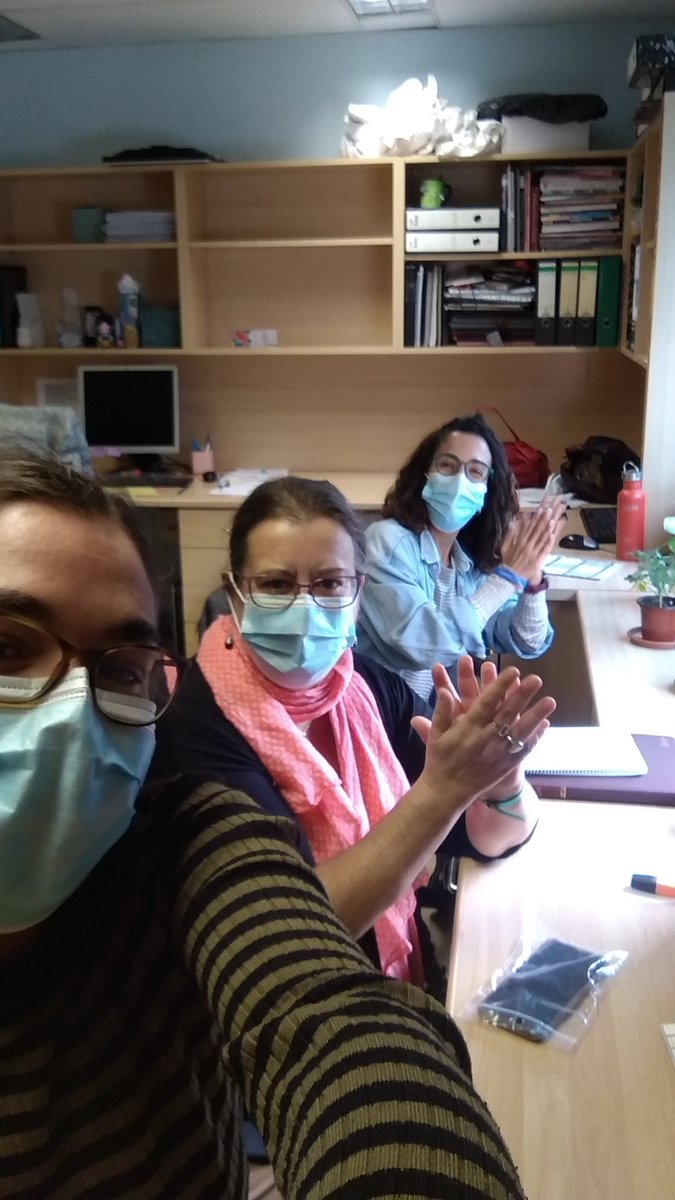 "Sara's fan club" mentre presentava els resultats del projecte en metàstasis d'Ewing sarcoma del <a href="/SRGIDIBELL/">Sarcomas IDIBELL</a> d'<a href="/idibell_cat/">IDIBELL</a> al Advances in Ewing Sarcoma Research del @bcrt 🔬🖥️👩🏻‍🔬 @Sara_Sanchez3 #aesr2021 #bcrt