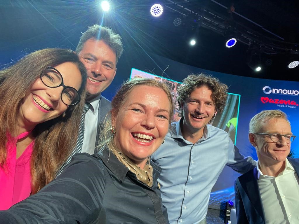 HotspotNordic's tweet photo. A picture is worth a thousand words: Agnieszka Sznyk @innowo_org, @fcaavaneijk, @CathrineBarth, @GuidoBraam & @sdkaasjager during this morning’s “Collaborative network for #transformation towards #circulareconomy” panel discussion https://t.co/QywN0VjfzH #CircularWeek2021 #Warsaw https://t.co/ll532SoeCm