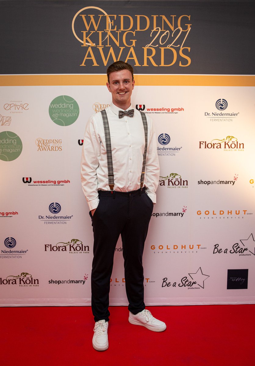 JPLehmker's tweet photo. Es war gigantisch. 😍 #redcarpet bei den Wedding King Awards.

Ich habe bei dem Event in #Köln so viele tolle Menschen kennengelernt. Wahnsinn! @schuleschilling &amp; ich haben einen brandneuen Act gezeigt und arbeiten nun daran weiter. DANKE an alle.🥰

#Hochzeit #Zauberer #Künstler https://t.co/W91dlfrRBf