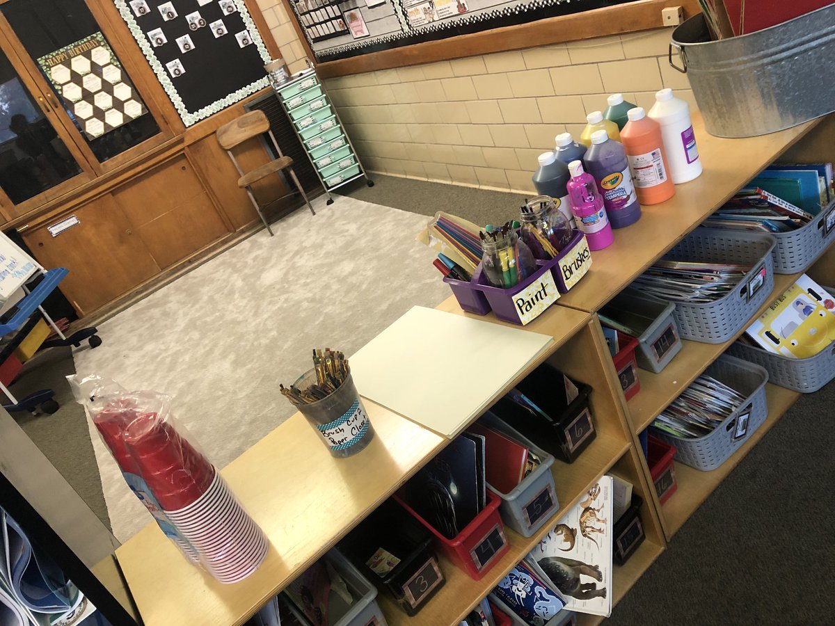 Grade2Jackson's tweet photo. Prepping for our 🎃 painting this afternoon! https://t.co/0PbHRS5VvV