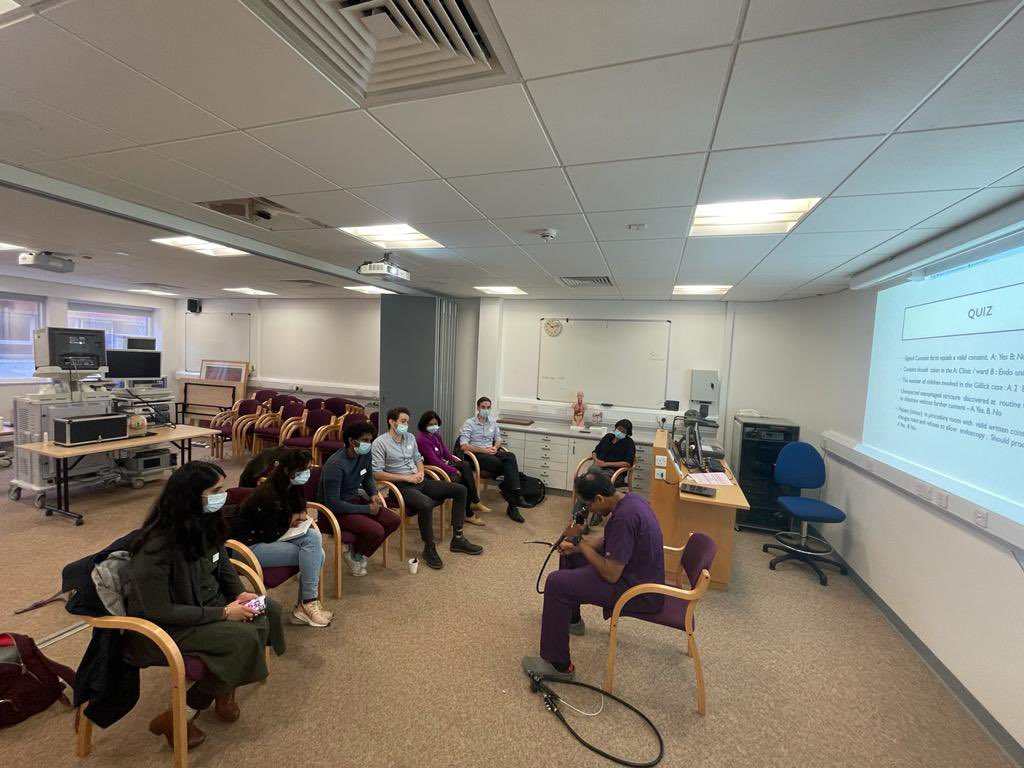 SGH_Endoscopy's tweet photo. SGH Paediatric Upper GI Endoscopy Bootcamp - @Kesavan_Kandiah explaining the design and function of an endoscope. @StGeorgesTrust @nkemo1 @LondonPaeds https://t.co/JlclC6mFWf