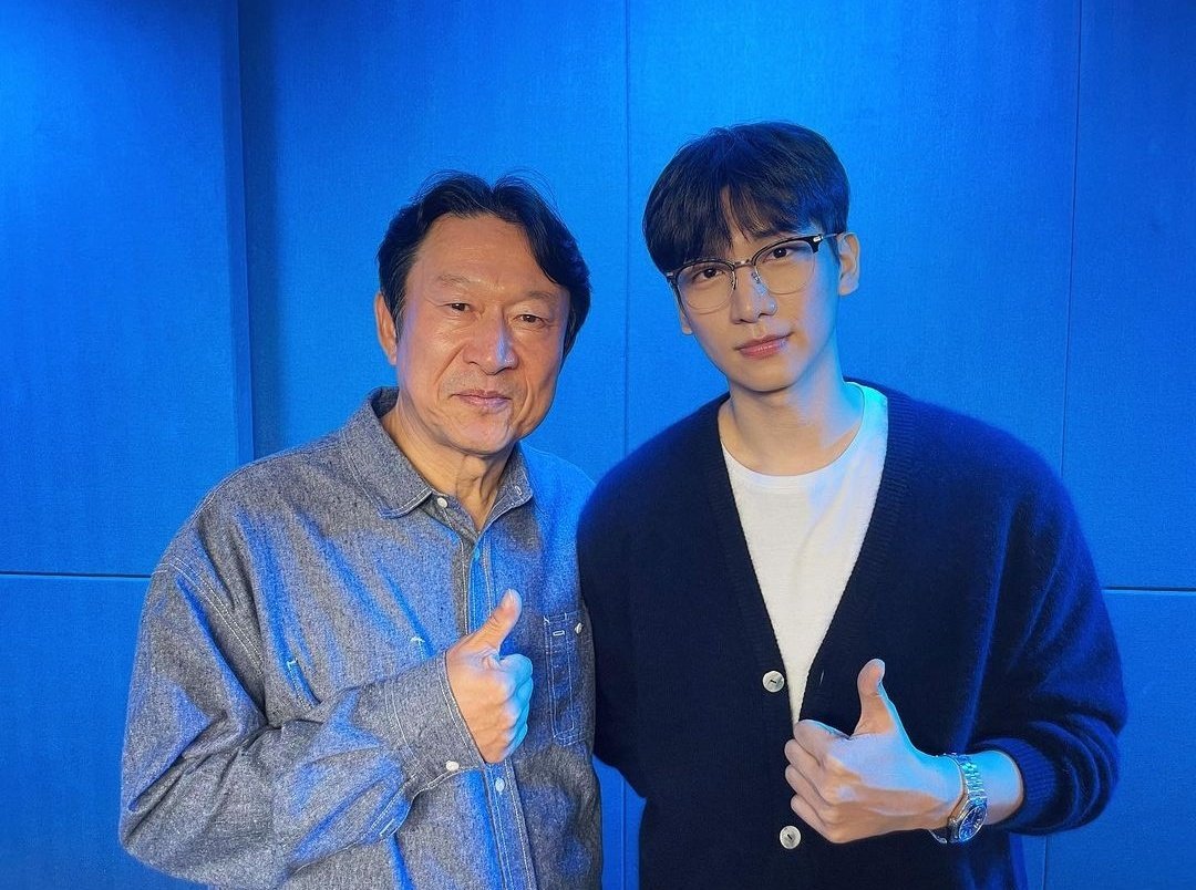 MyVIXX_'s tweet photo. @HSangHyuk [📸] HYUK INSTAGRAM UPDATE

With uncle whom I spent a long time with 👍#SheIsDifferent #PastorGobangseok #ManagerHaWanjun

#HYUK #혁 #HanSanghyuk #한상혁 #VIXX #빅스 #SheIsDifferent #색다른그녀 #HaWanjun #하완준 #10월14일개봉 @RealVIXX @HSangHyuk https://t.co/fi57zsGOuc