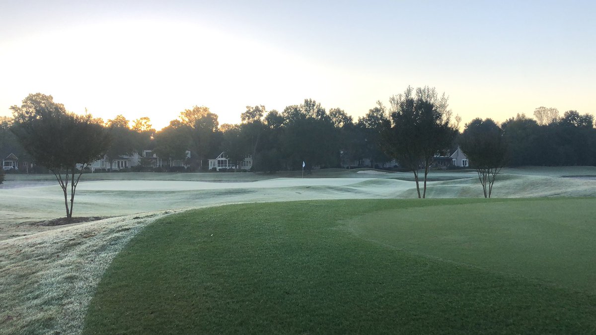 JackOnTheRange's tweet photo. It’s a “dew sweeper” type of morning. Greens are rolled … enjoy the perfection #FeelGoodFriday https://t.co/QNaEMvfZ8Q