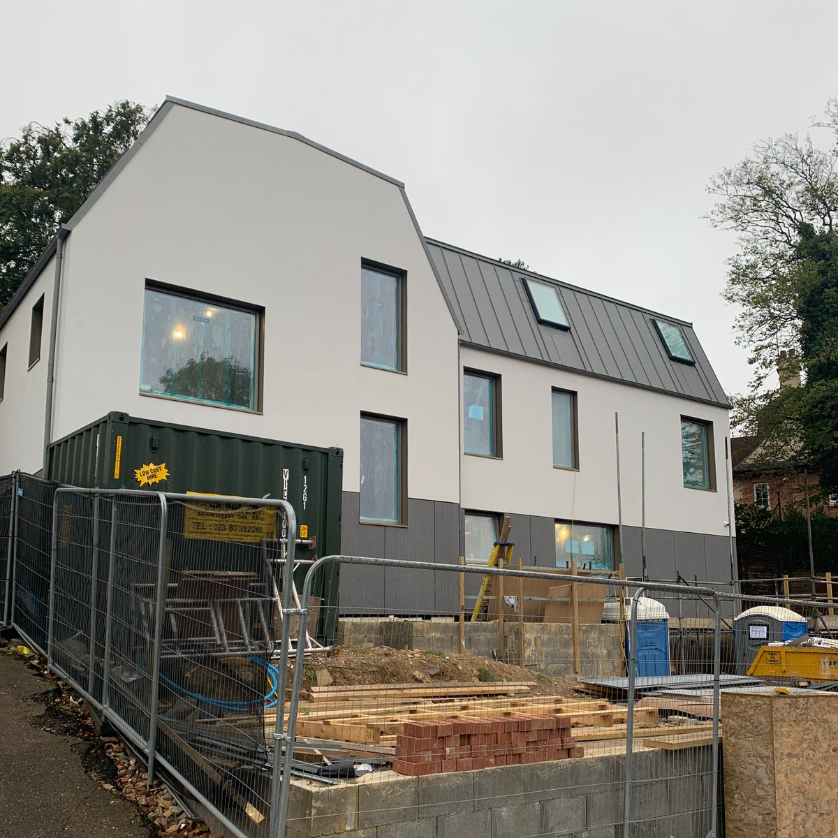 FACIT_HOMES's tweet photo. Textured @equitoneuk panels have been installed at Vermas! These beautiful panels constrast the smooth render and standing seam metal roof, complementing the aluminium window reveals and completing the contemporary #design of this bespoke home. https://t.co/Vm5wvMioaR