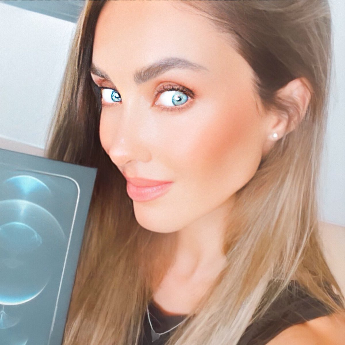 vuelvasaver's tweet photo. new icons anahi

se usar, dê rt/fav e por favor não reposte sem dar os créditos https://t.co/gD4YVi9GMt