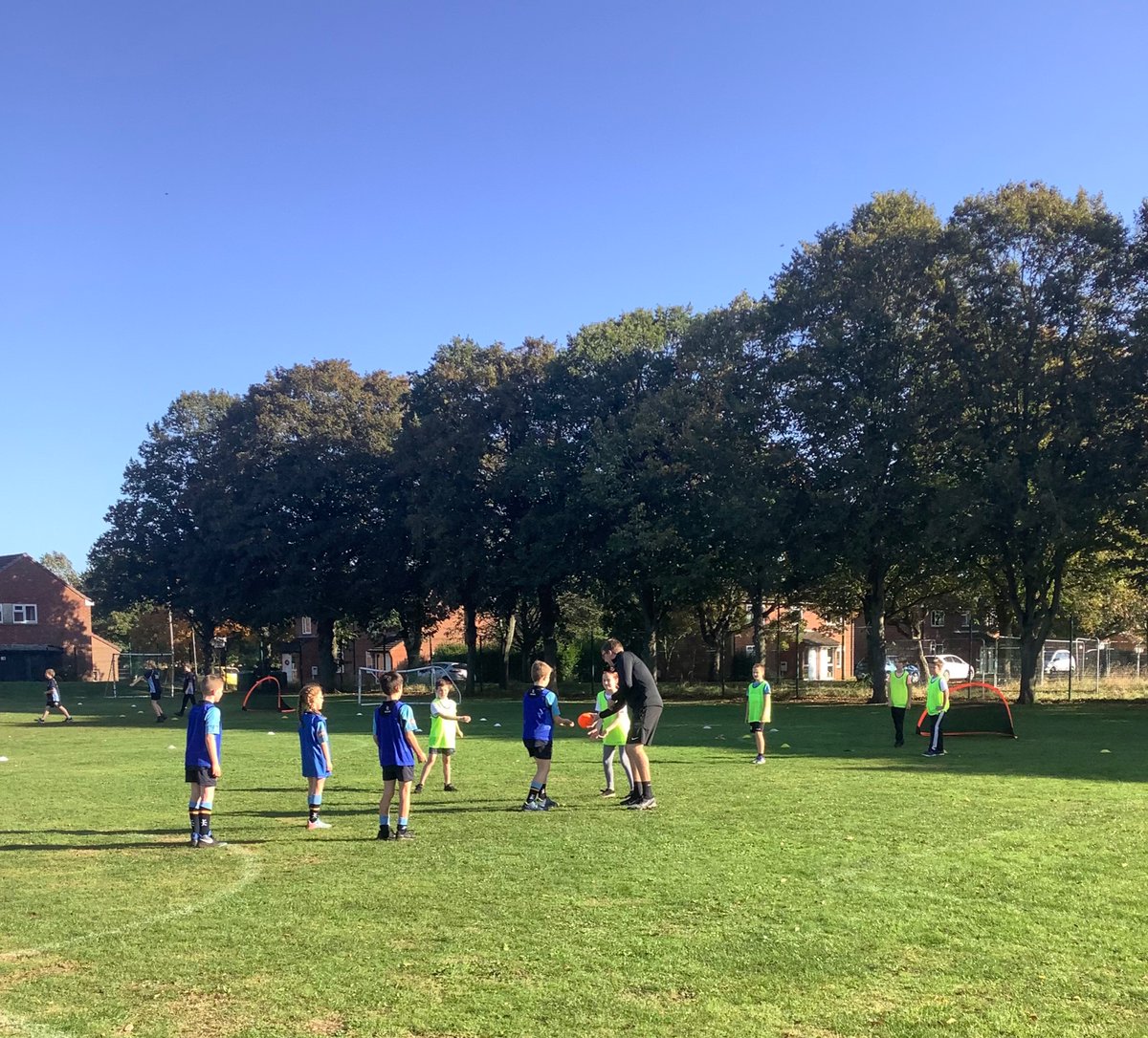 TedderPrimary's tweet photo. Our #TeamTedder had a fantastic morning at the handball competition. Thank you @CGSOutreach! A fantastic attitude from everyone who took part @CranwellSchool @RaucebySch @WinthorpeSchool🤾♂️. https://t.co/p0zUDPEiRQ