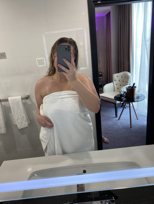 Wet is best 💦 https://t.co/IM8hZSZkRb