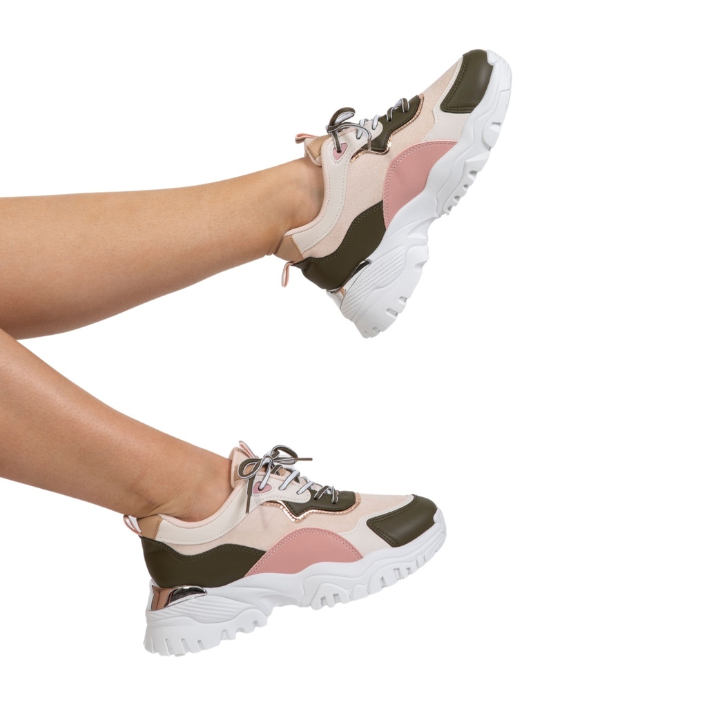 believeinbubu's tweet photo. Our best selling Suede finish chunky trainers now come in Pink and Army green! With subtle gold details and stripe laces!🤩💖⁠
⁠
These are a staple for your Autumn wardrobe and we are obsessed!!✨

#womenstrainers #sneakers #pinksneakers #trainershoes #chunkysneakers https://t.co/ZKPAWcszv4