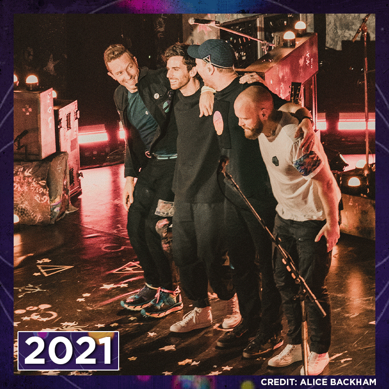 absoluteradio's tweet image. How it started vs how it's going...

@coldplay 💜
#MusicOfTheSpheres