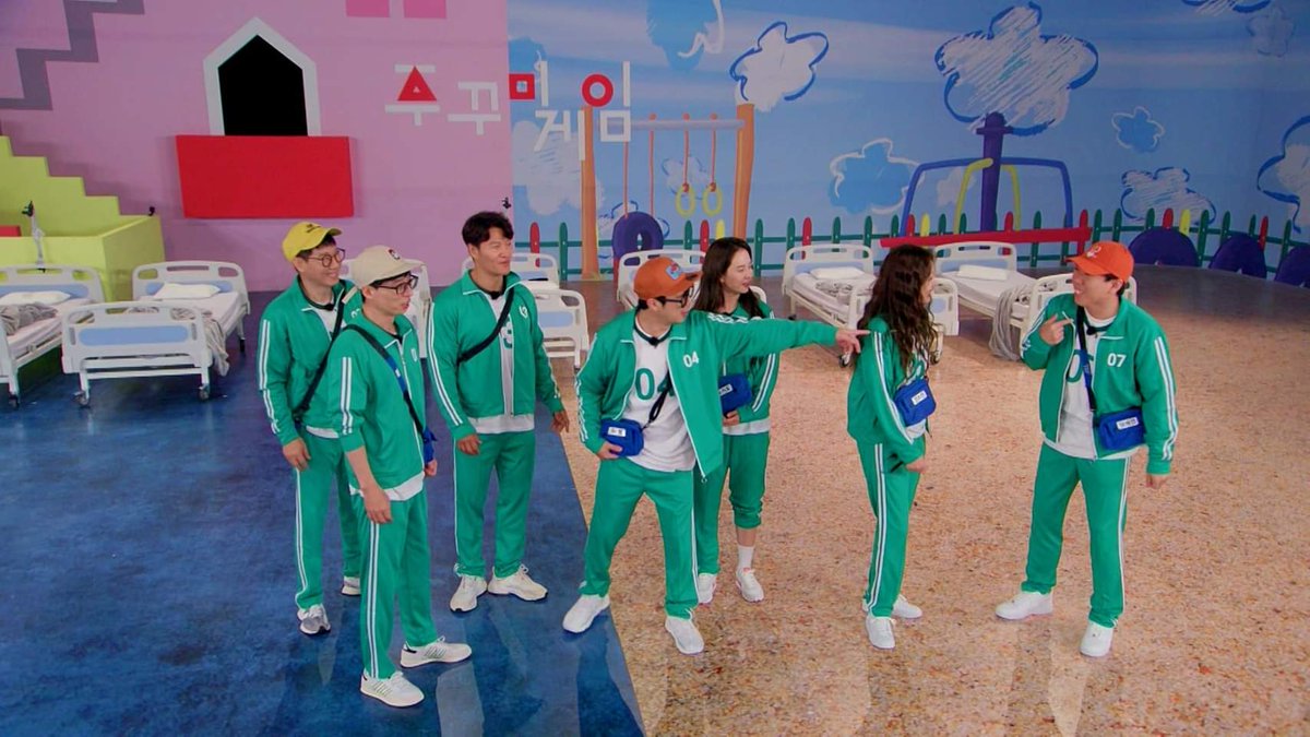 gorunningman's tweet photo. Running Man Ep575: Webfoot Octopus Game ○△□ #sbsrunningman #runningman #ep575 #netflix #squidgame #오징어게임 #런닝맨 https://t.co/qqfiyDnQzM