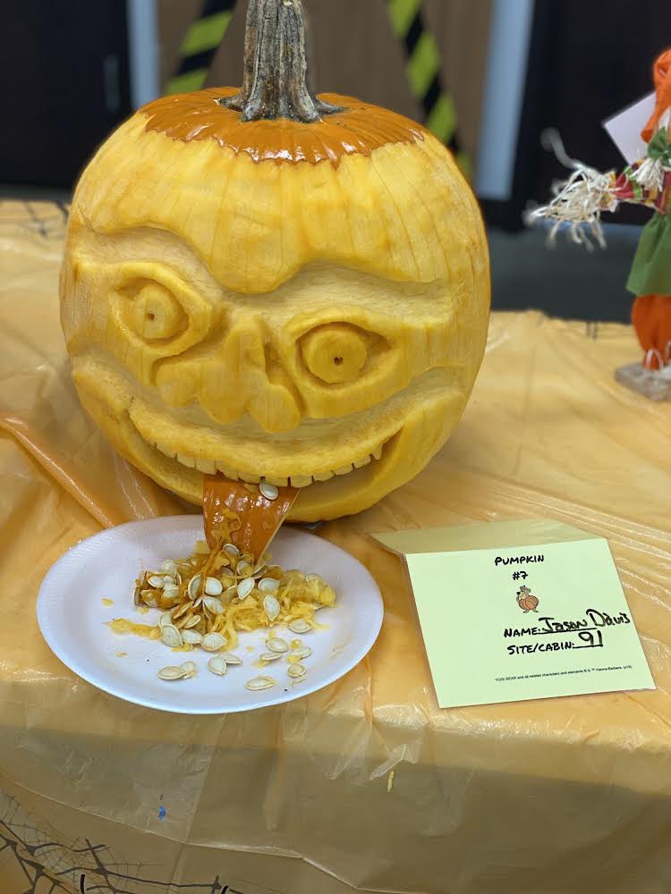 The Hocus Pocus best pumpkin winner!! 🎃 
Thanks to all of the great entries!! 
We appreciate you all. 
#gocamping #jellystoneky