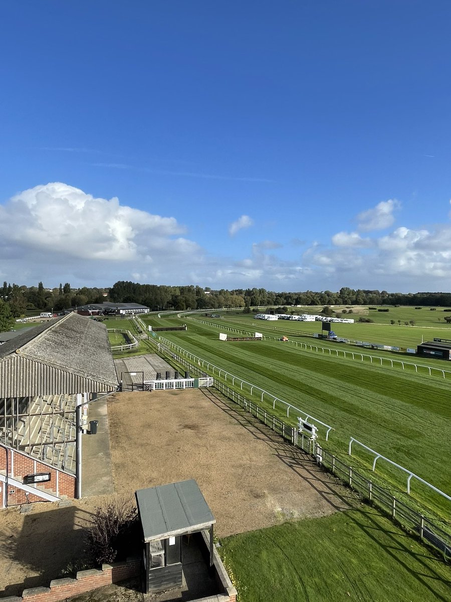 Lovely busy <a href="/FakenhamRC/">Fakenham Racecourse</a> today, great to see everyone back