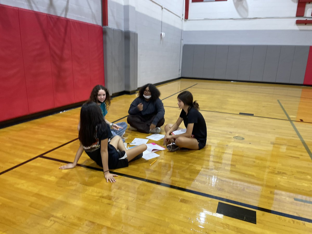 LeeVols_GBB's tweet photo. Just some good ole’ team bonding and learning about personalities! :) #ladyvols #leehs #bigred #volunteers #ladyvolsbb #teambonding #lee #neisd https://t.co/XlgYOoOy9T