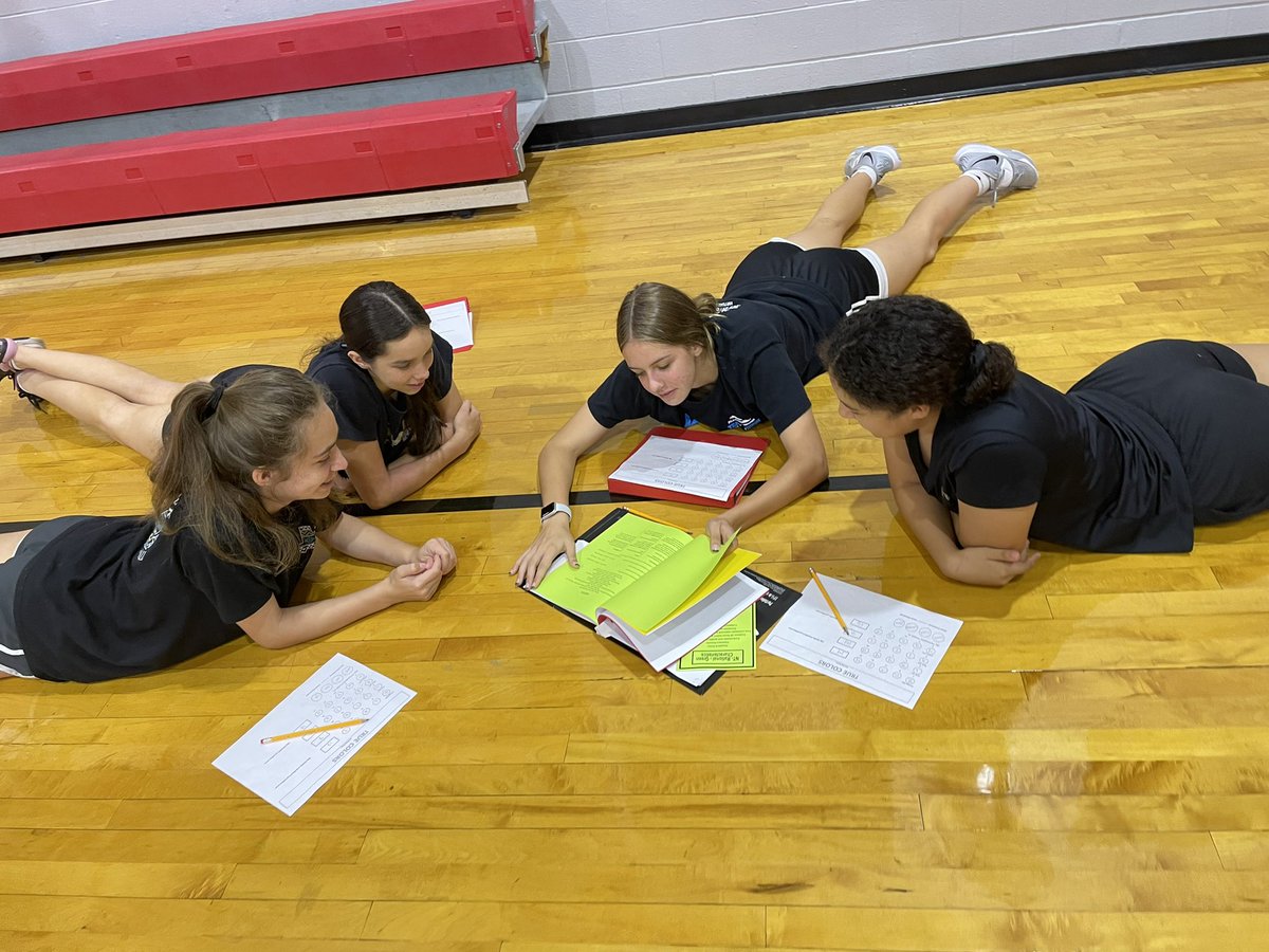 LeeVols_GBB's tweet photo. Just some good ole’ team bonding and learning about personalities! :) #ladyvols #leehs #bigred #volunteers #ladyvolsbb #teambonding #lee #neisd https://t.co/XlgYOoOy9T