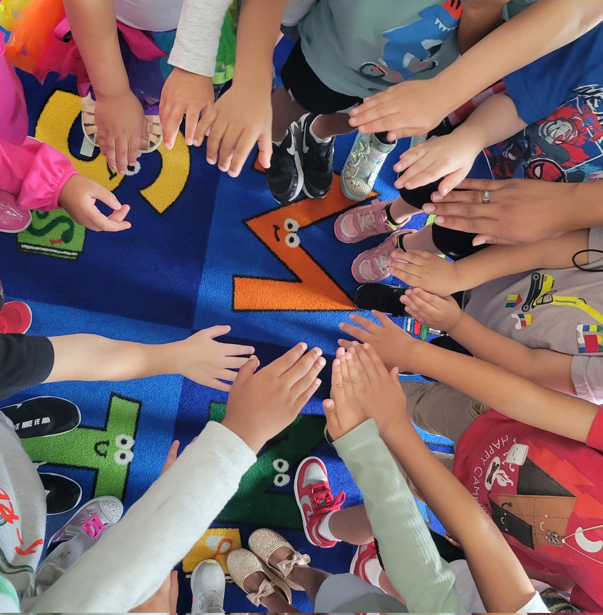 Yesterday I read one of my favorite stories to my prek friends. We love the colors of us! 🌈🖐🏻🖐🏼🖐🏽🖐🏾🖐🏿