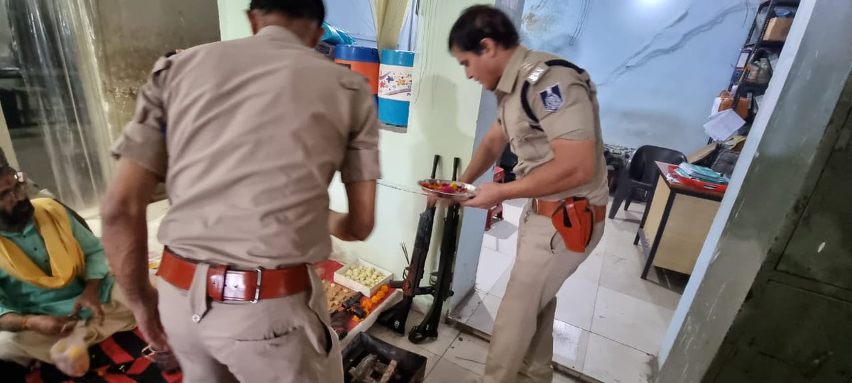 Shastra Pujan aur dashara ki hardik shubhkamnaen aap sabhi ko