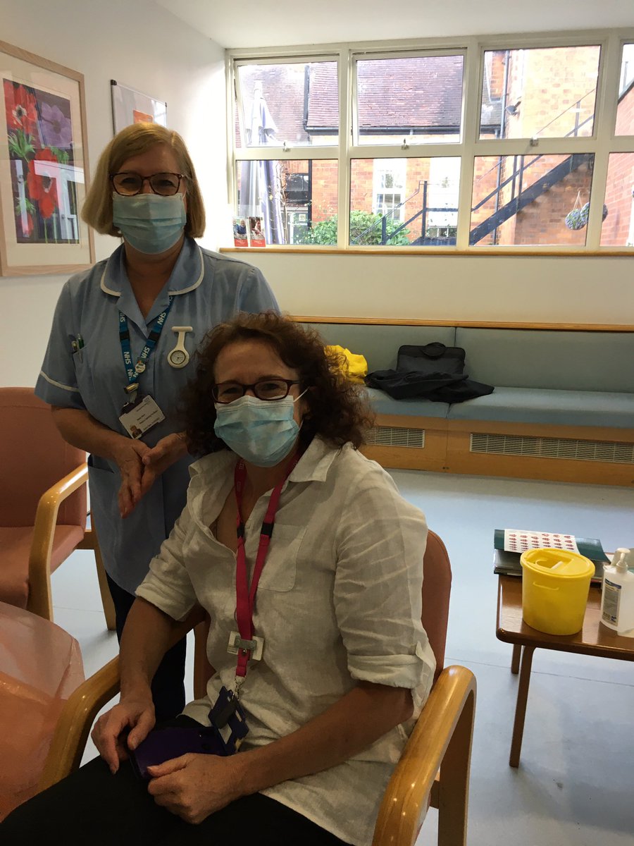 Took advantage of the drop in flu clinic at St Luke’s and was delighted to catch up with Maria @LPTnhs @CHSInpatientLPT. Vaccinations all done for winter- thank you LPT for making it so accessible