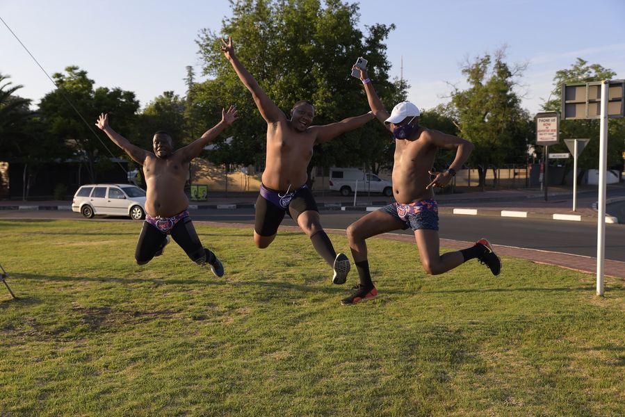 CANSA (@cansa) on Twitter photo A run with a difference that makes a difference!
Watch the <a href="/Hollard/">Hollard Insurance</a> <a href="/Daredevil_Run/">Daredevil Run</a> action LIVE on daredevilrun.com between 3pm and 5pm.
cansa.org.za/painting-the-s…
#CANSAMensHealth #DaredevilRun2021 A run with a difference that makes a difference!
Watch the <a href="/Hollard/">Hollard Insurance</a> <a href="/Daredevil_Run/">Daredevil Run</a> action LIVE on daredevilrun.com between 3pm and 5pm.
cansa.org.za/painting-the-s…
#CANSAMensHealth #DaredevilRun2021