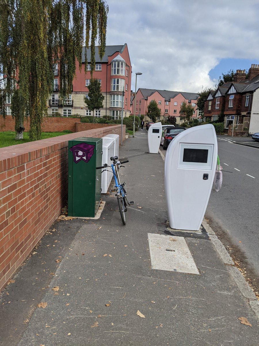 countcaspargh's tweet photo. These EV chargers have appeared on the pavement on Haven Rd, when they should be on build outs on Haven Rd.
We need to me making active travel easier not more difficult. https://t.co/nkJg5Ezbrd