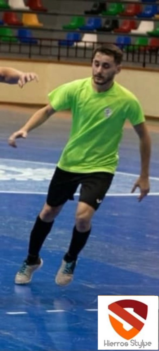 LA CLASE. Las mejores fragancias vienen en frascos pequeños. Calidad inmedible en sus pies. Compañero de diez. El gol tiene su nombre. Confianza ciega en ti. ¡BIENVENIDO! 

7. AARÓN