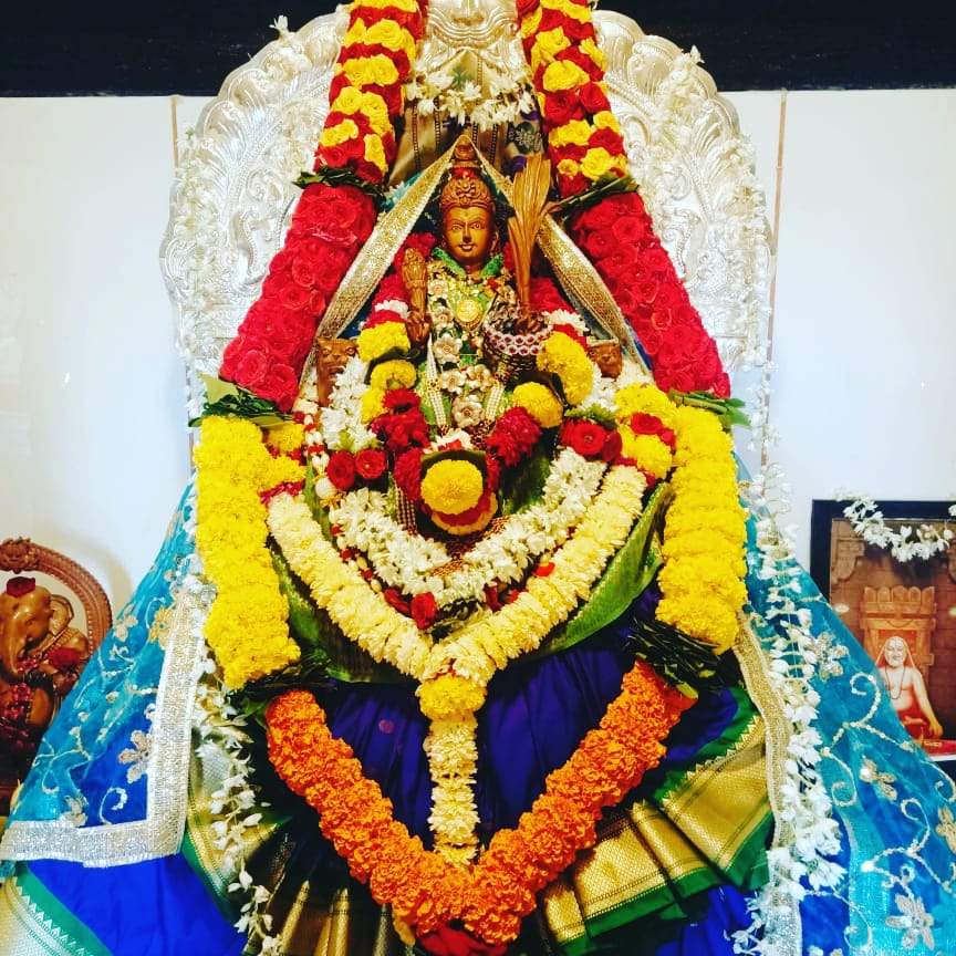 arun_hegade's tweet photo. Warm wishes to all on the auspicious occasion of DASARA....
May mata Sri Rajarajeshwari bless you all....
#Devimane
#devimanebelgaum
#devimanecpick
#navaratricelebrations
#navaratri2021
#dussehra
#DASARA https://t.co/bxzI7tvDc9